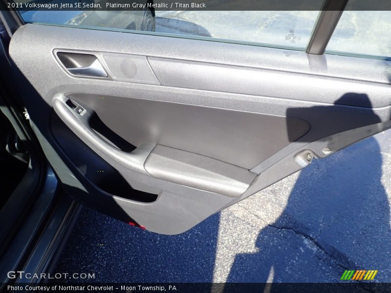 Platinum Gray Metallic / Titan Black 2011 Volkswagen Jetta SE Sedan
