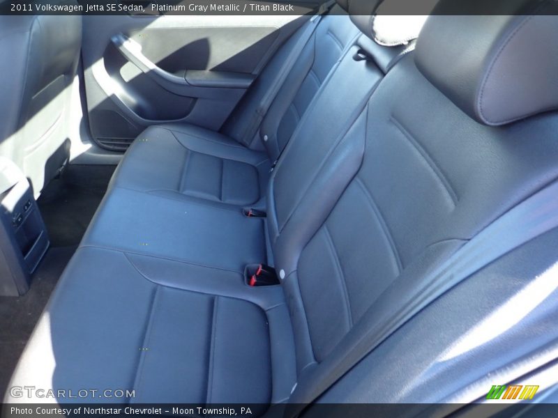Platinum Gray Metallic / Titan Black 2011 Volkswagen Jetta SE Sedan