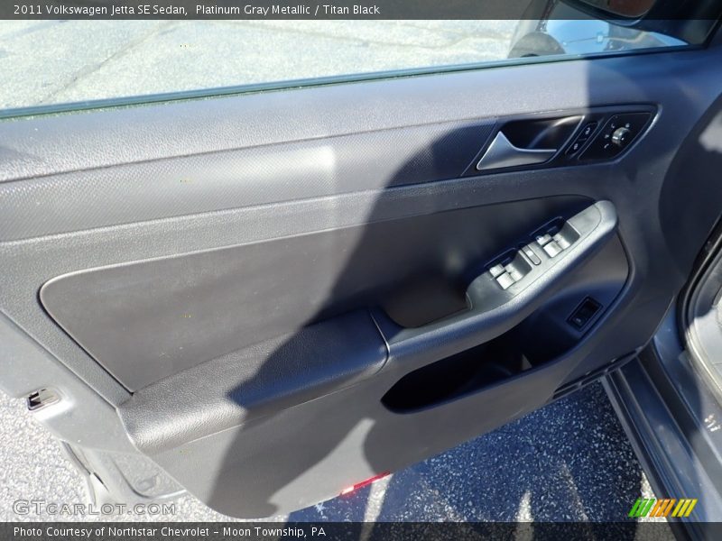 Platinum Gray Metallic / Titan Black 2011 Volkswagen Jetta SE Sedan