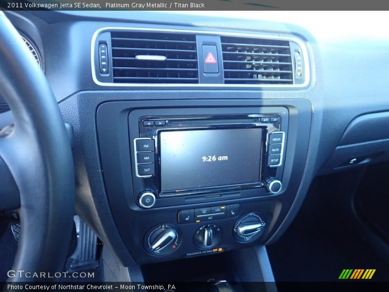 Platinum Gray Metallic / Titan Black 2011 Volkswagen Jetta SE Sedan