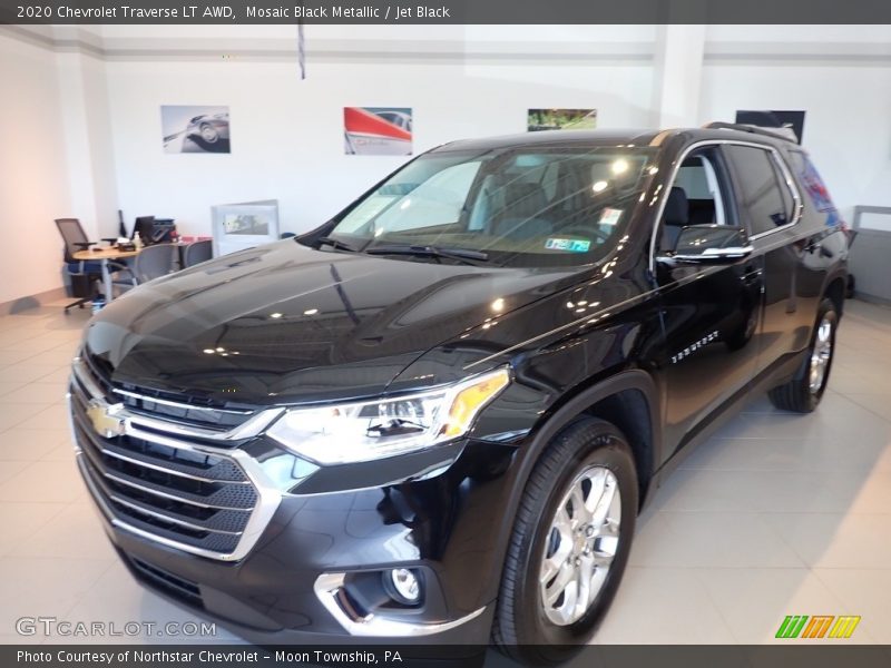 Mosaic Black Metallic / Jet Black 2020 Chevrolet Traverse LT AWD