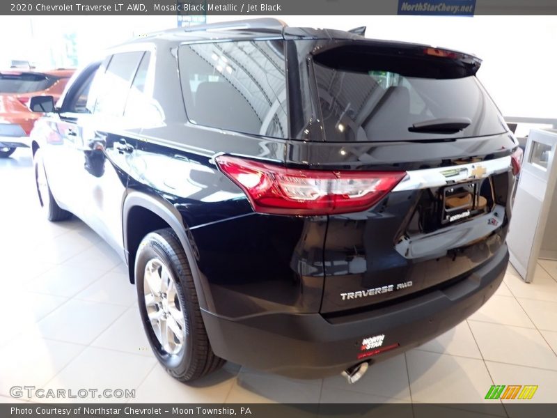 Mosaic Black Metallic / Jet Black 2020 Chevrolet Traverse LT AWD