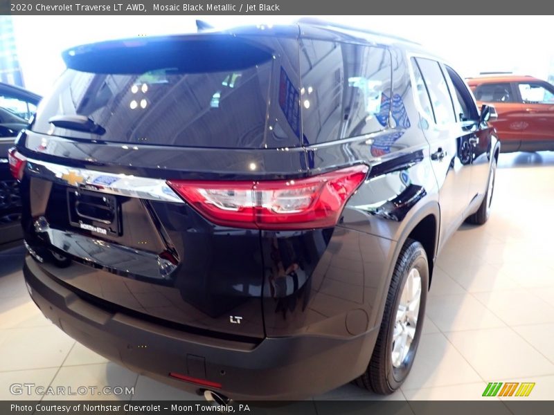 Mosaic Black Metallic / Jet Black 2020 Chevrolet Traverse LT AWD