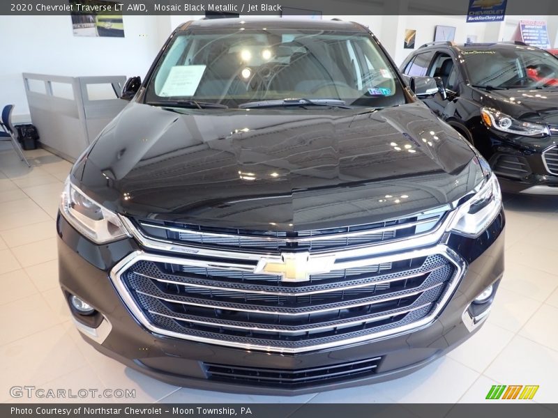 Mosaic Black Metallic / Jet Black 2020 Chevrolet Traverse LT AWD