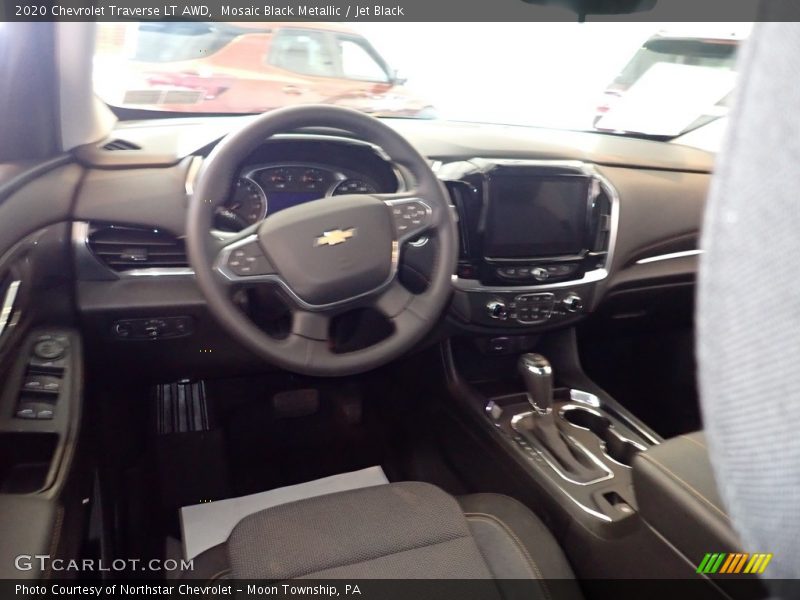 Mosaic Black Metallic / Jet Black 2020 Chevrolet Traverse LT AWD