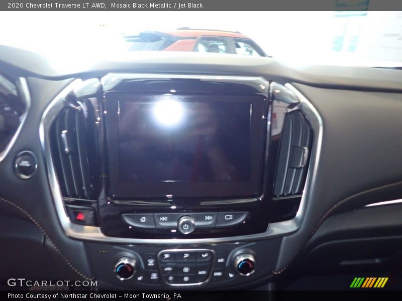 Mosaic Black Metallic / Jet Black 2020 Chevrolet Traverse LT AWD