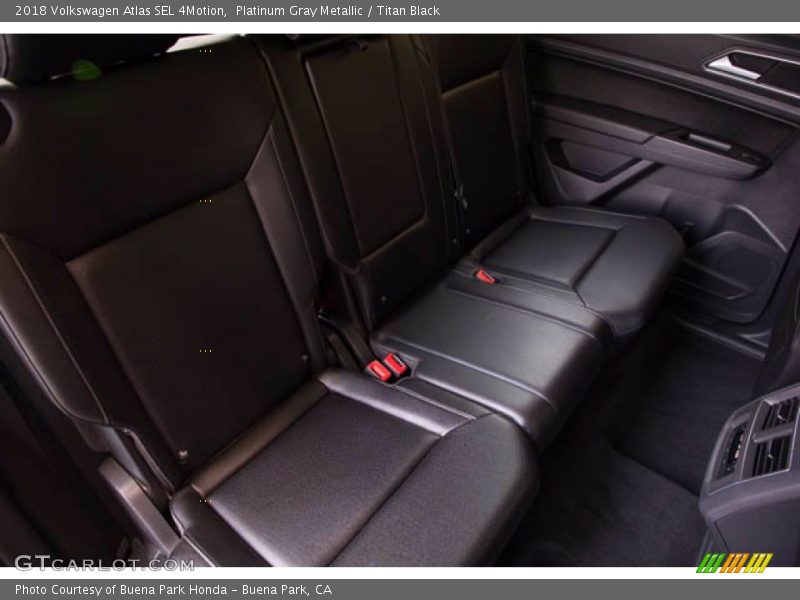 Platinum Gray Metallic / Titan Black 2018 Volkswagen Atlas SEL 4Motion