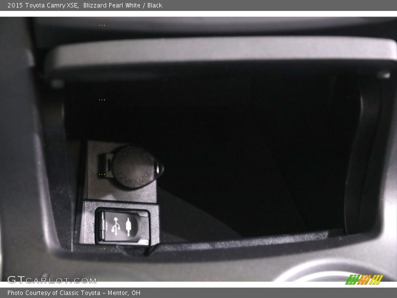 Blizzard Pearl White / Black 2015 Toyota Camry XSE