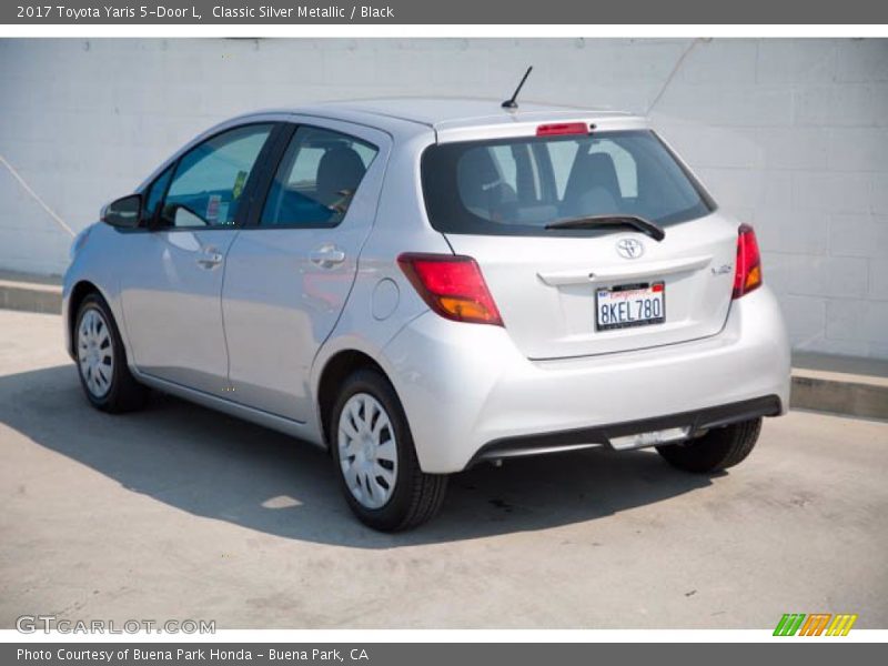 Classic Silver Metallic / Black 2017 Toyota Yaris 5-Door L