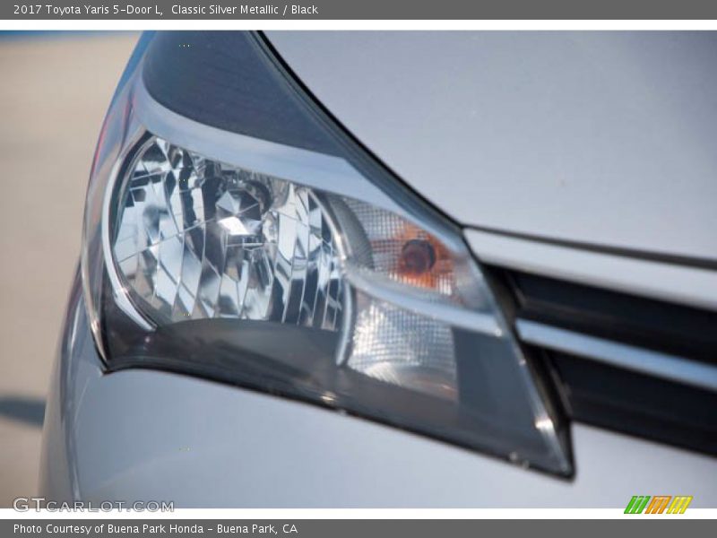 Classic Silver Metallic / Black 2017 Toyota Yaris 5-Door L