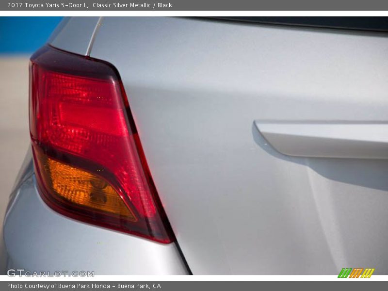 Classic Silver Metallic / Black 2017 Toyota Yaris 5-Door L