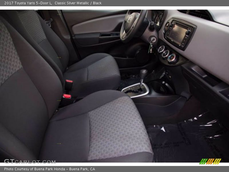 Classic Silver Metallic / Black 2017 Toyota Yaris 5-Door L