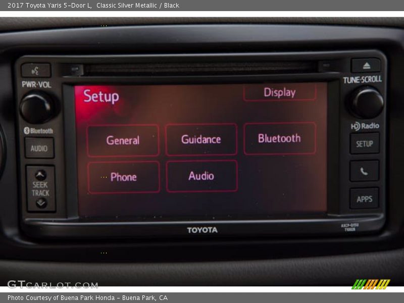 Classic Silver Metallic / Black 2017 Toyota Yaris 5-Door L