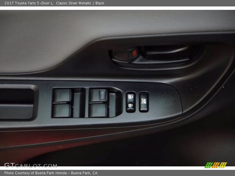 Classic Silver Metallic / Black 2017 Toyota Yaris 5-Door L