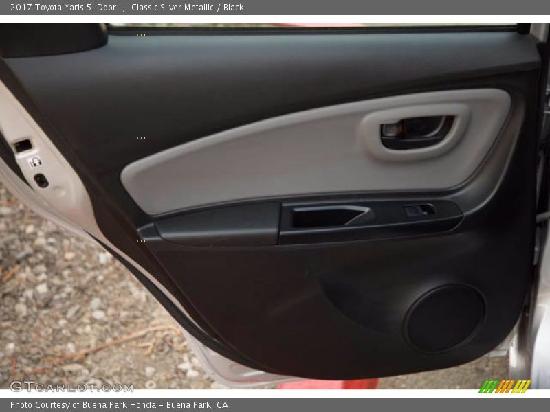 Classic Silver Metallic / Black 2017 Toyota Yaris 5-Door L