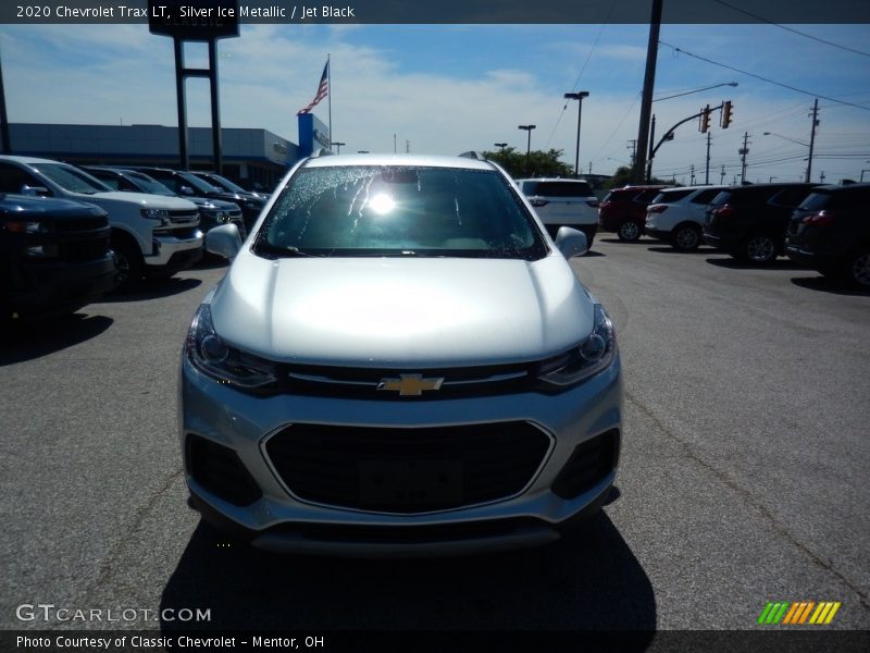 Silver Ice Metallic / Jet Black 2020 Chevrolet Trax LT