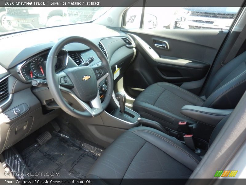 Silver Ice Metallic / Jet Black 2020 Chevrolet Trax LT