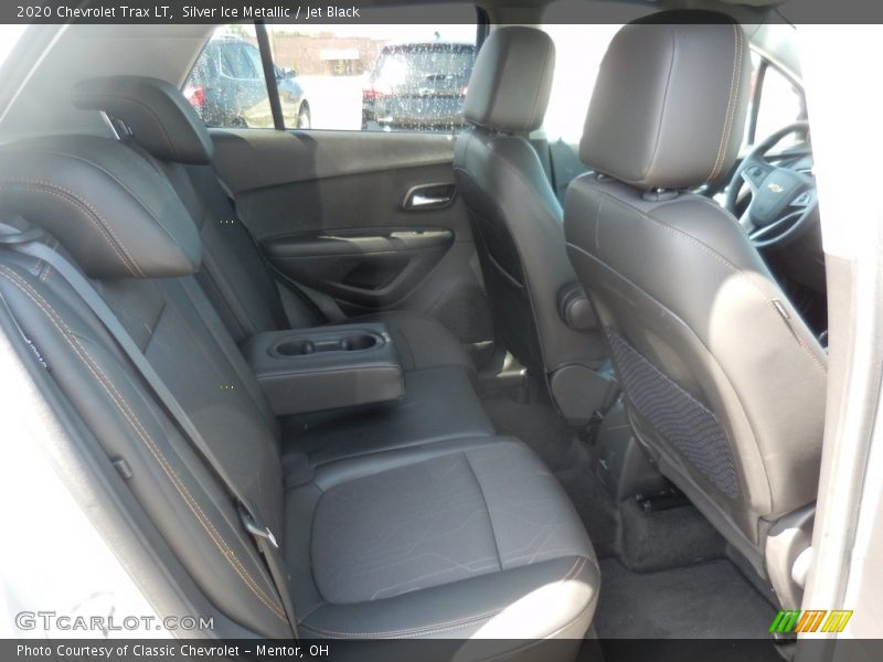 Silver Ice Metallic / Jet Black 2020 Chevrolet Trax LT