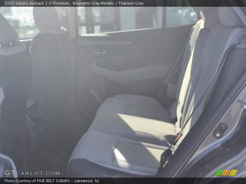 Magnetite Gray Metallic / Titanium Gray 2020 Subaru Outback 2.5i Premium