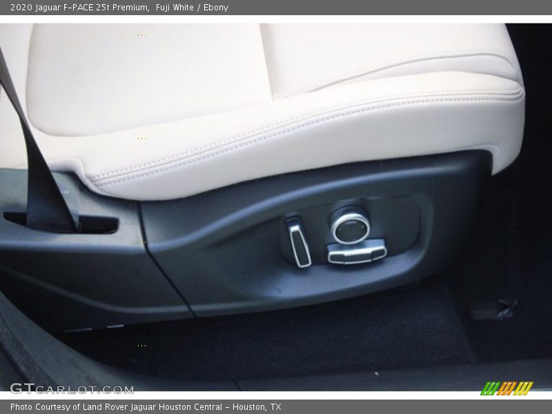 Fuji White / Ebony 2020 Jaguar F-PACE 25t Premium