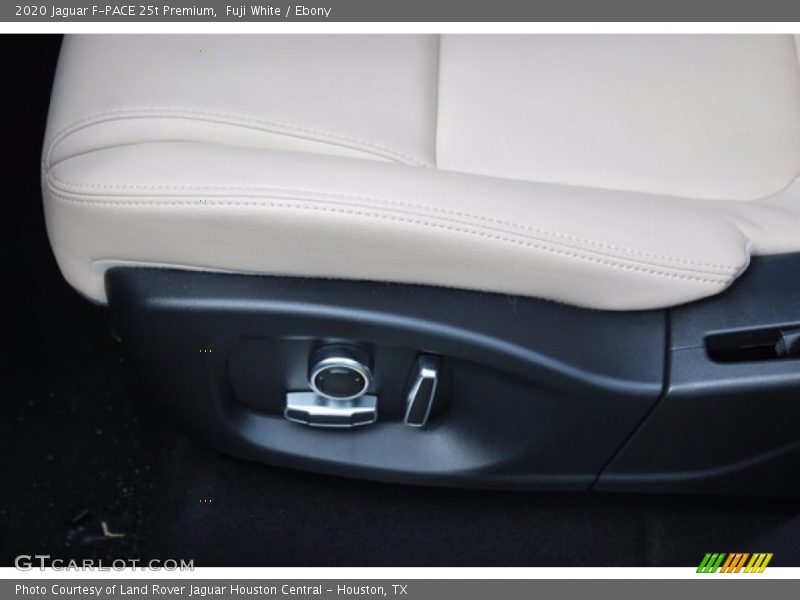 Fuji White / Ebony 2020 Jaguar F-PACE 25t Premium