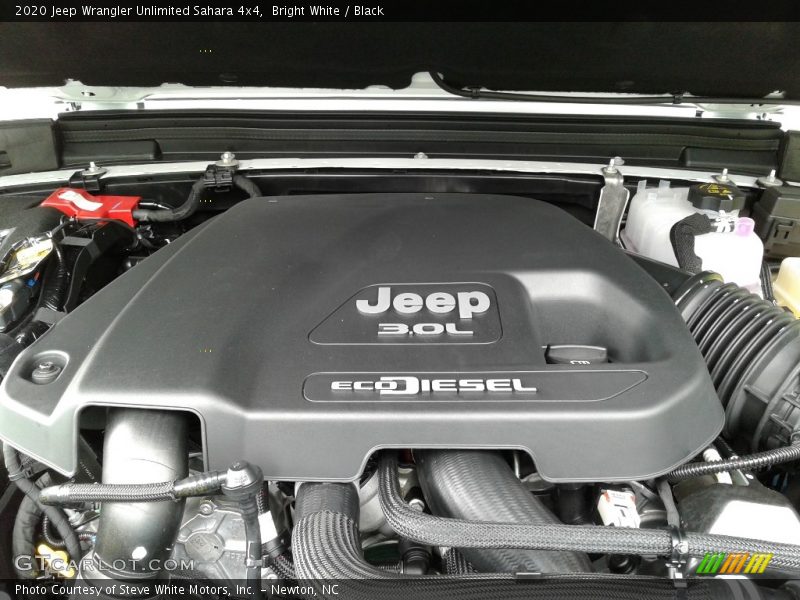 Bright White / Black 2020 Jeep Wrangler Unlimited Sahara 4x4