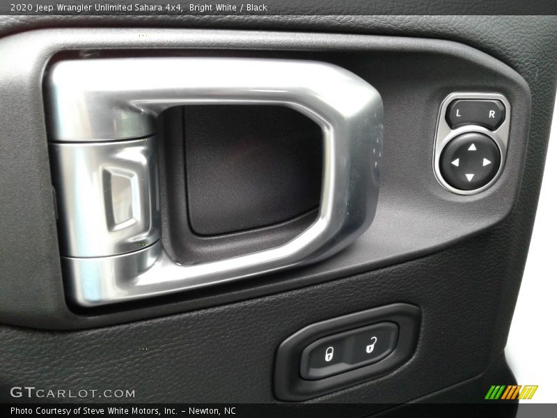 Bright White / Black 2020 Jeep Wrangler Unlimited Sahara 4x4