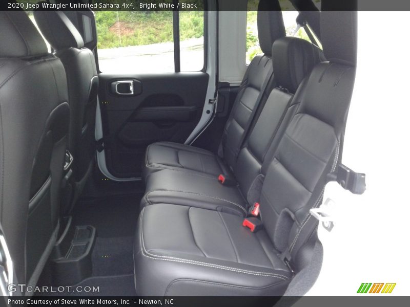 Bright White / Black 2020 Jeep Wrangler Unlimited Sahara 4x4