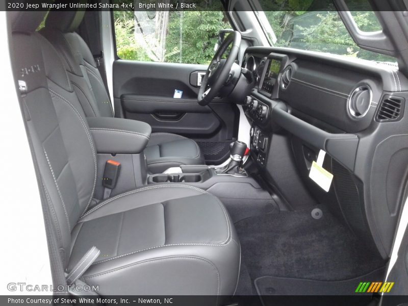 Bright White / Black 2020 Jeep Wrangler Unlimited Sahara 4x4
