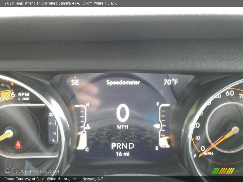 Bright White / Black 2020 Jeep Wrangler Unlimited Sahara 4x4