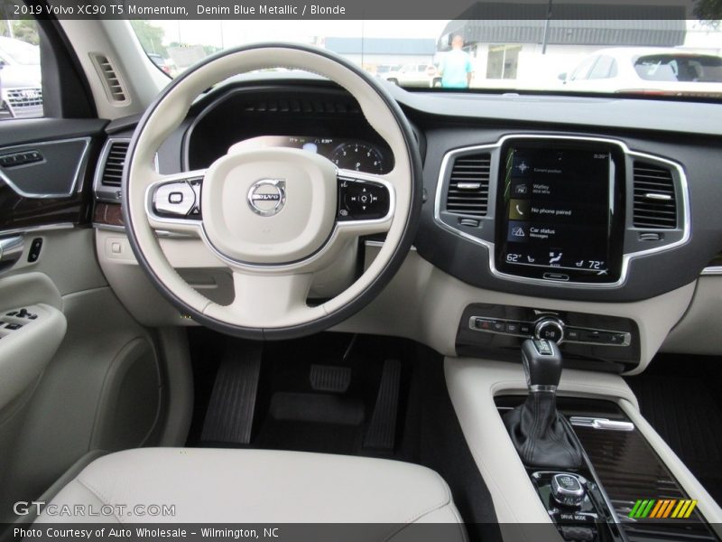 Denim Blue Metallic / Blonde 2019 Volvo XC90 T5 Momentum