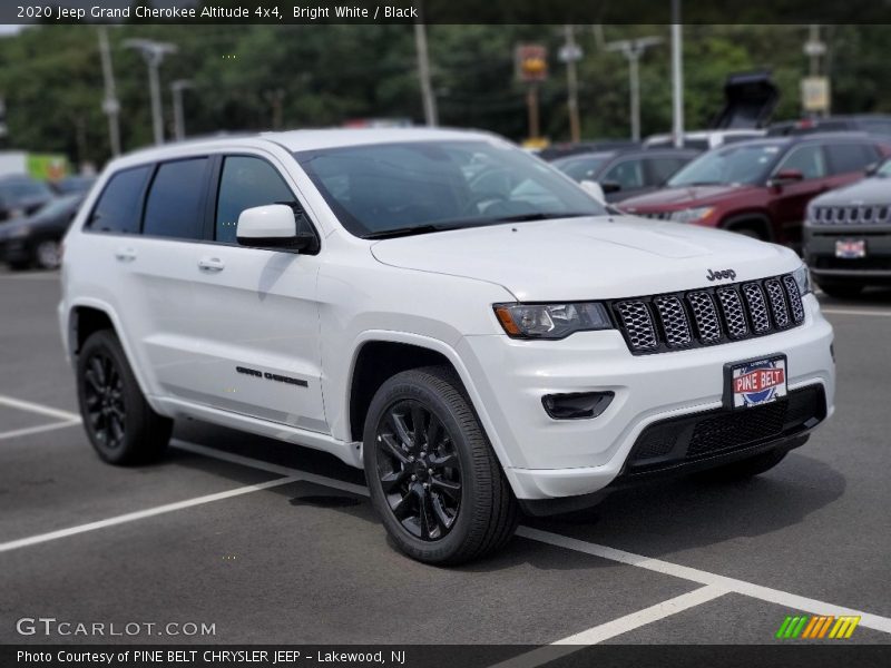 Bright White / Black 2020 Jeep Grand Cherokee Altitude 4x4