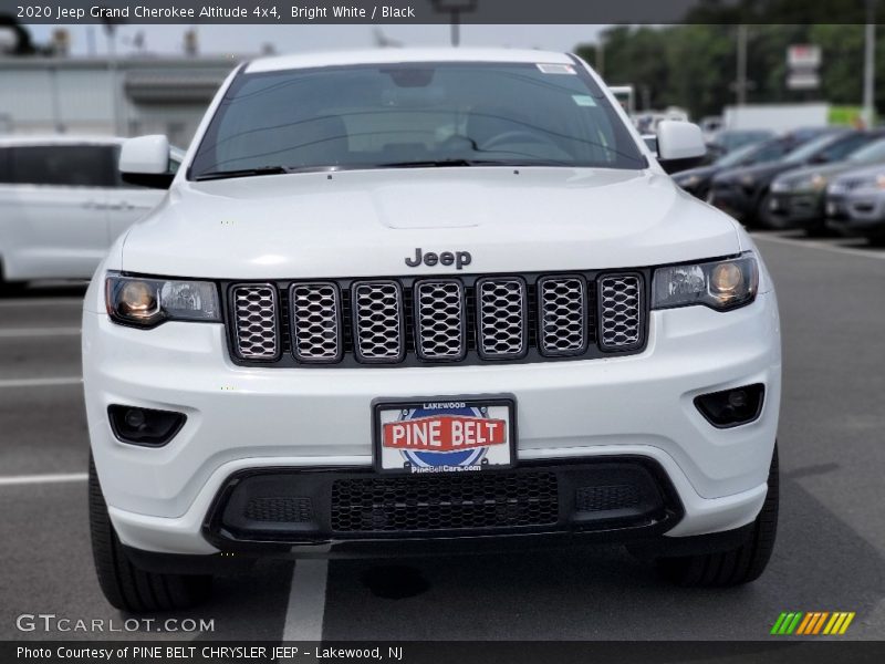 Bright White / Black 2020 Jeep Grand Cherokee Altitude 4x4