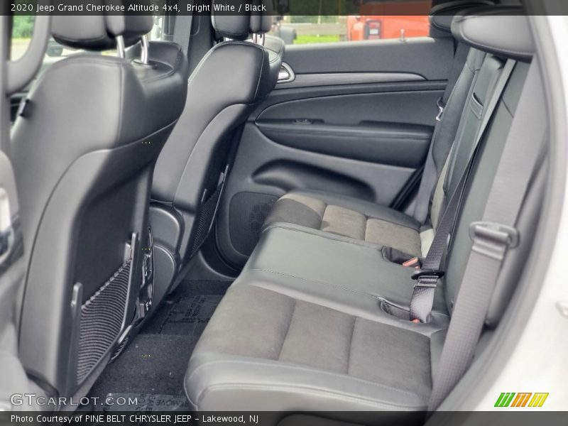Bright White / Black 2020 Jeep Grand Cherokee Altitude 4x4