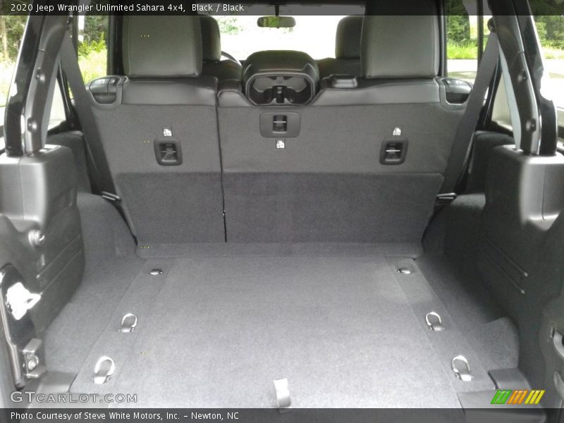  2020 Wrangler Unlimited Sahara 4x4 Trunk