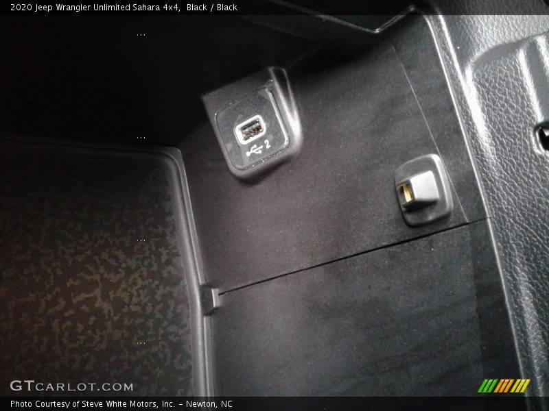 Black / Black 2020 Jeep Wrangler Unlimited Sahara 4x4