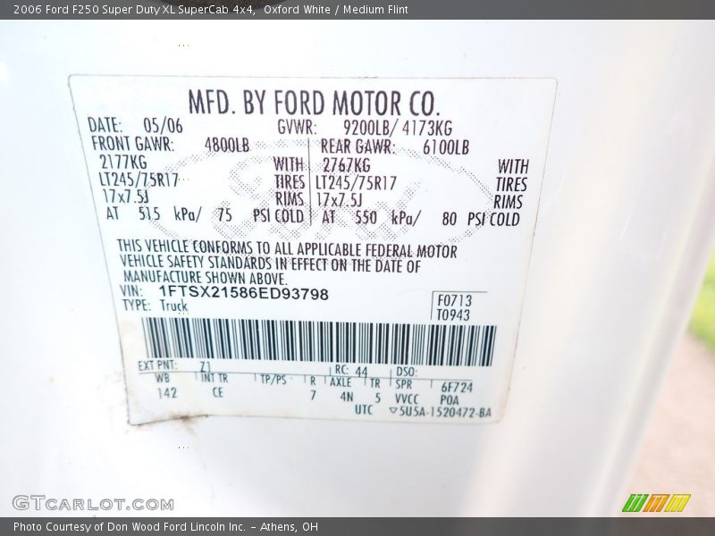 Oxford White / Medium Flint 2006 Ford F250 Super Duty XL SuperCab 4x4