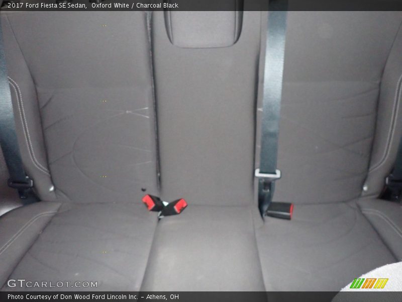 Oxford White / Charcoal Black 2017 Ford Fiesta SE Sedan