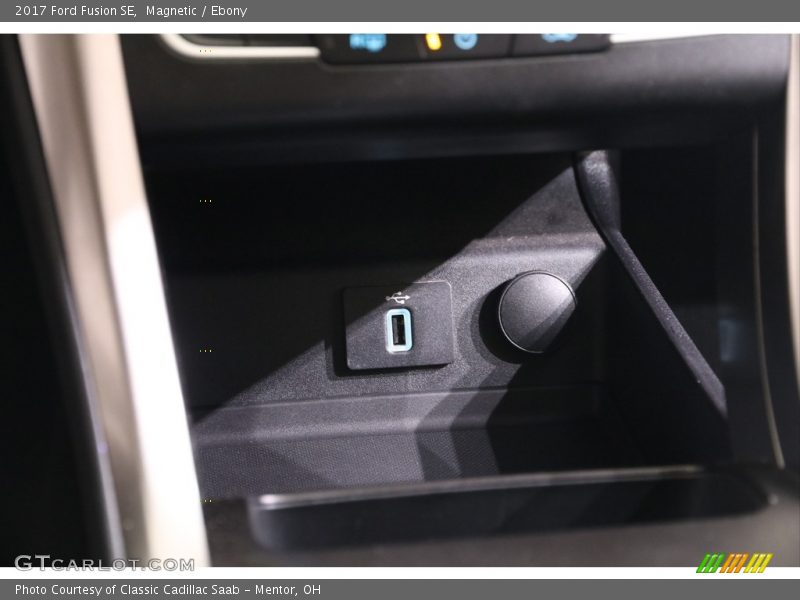 Magnetic / Ebony 2017 Ford Fusion SE