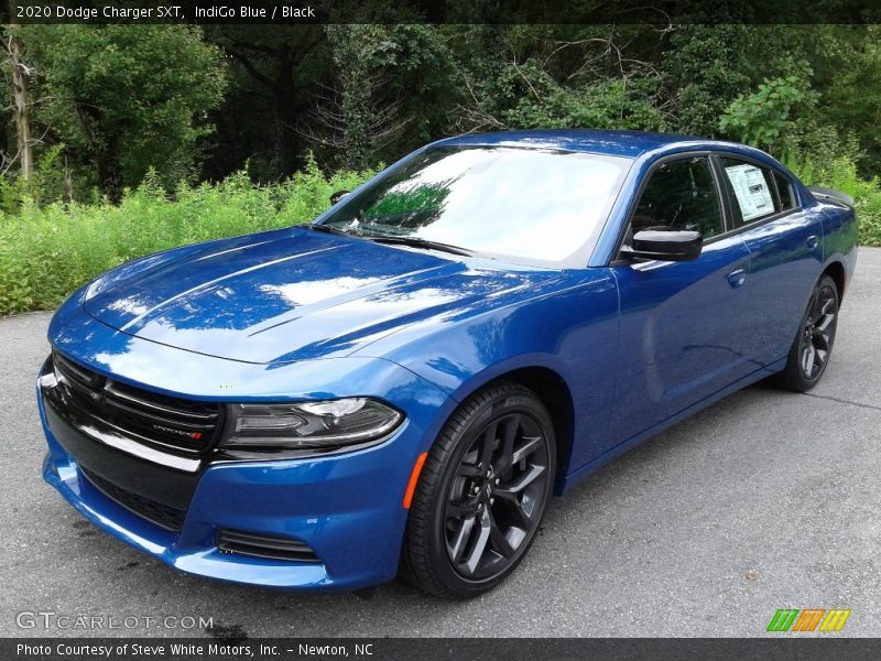 Front 3/4 View of 2020 Charger SXT