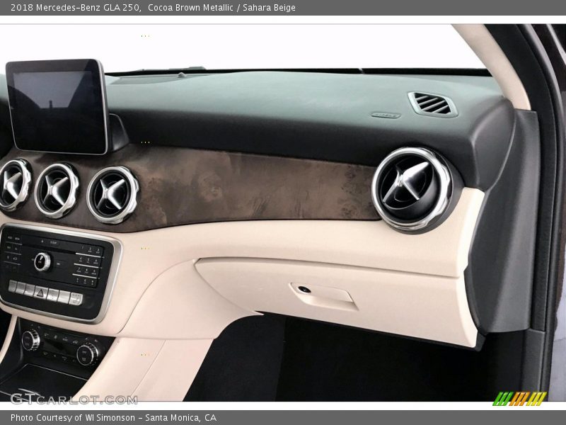 Cocoa Brown Metallic / Sahara Beige 2018 Mercedes-Benz GLA 250