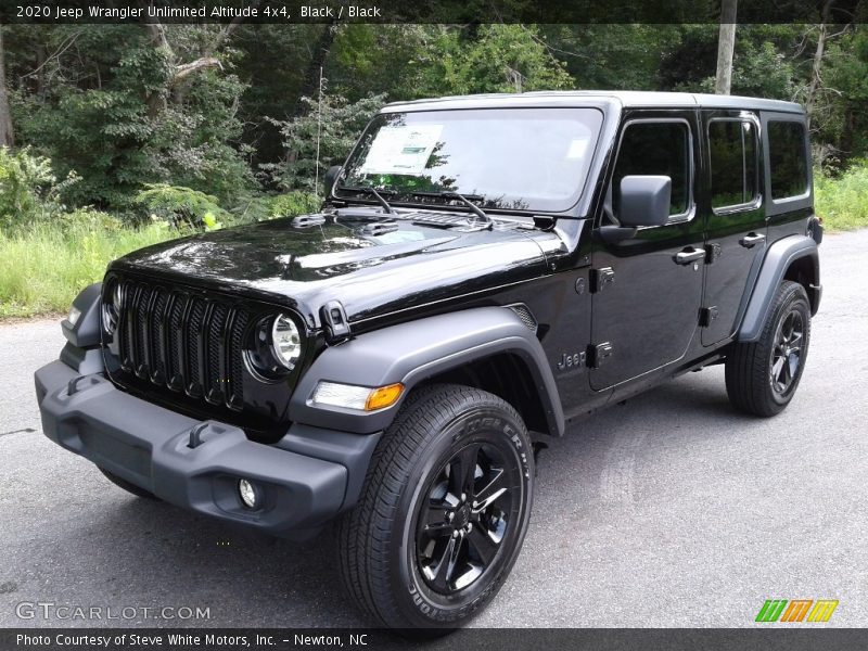 Front 3/4 View of 2020 Wrangler Unlimited Altitude 4x4