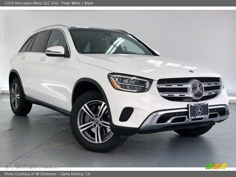 Front 3/4 View of 2020 GLC 300