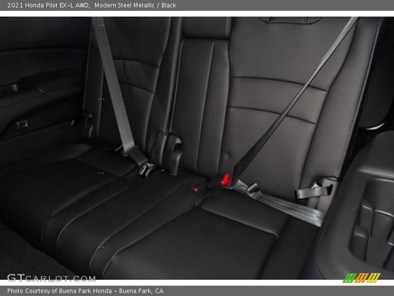 Modern Steel Metallic / Black 2021 Honda Pilot EX-L AWD