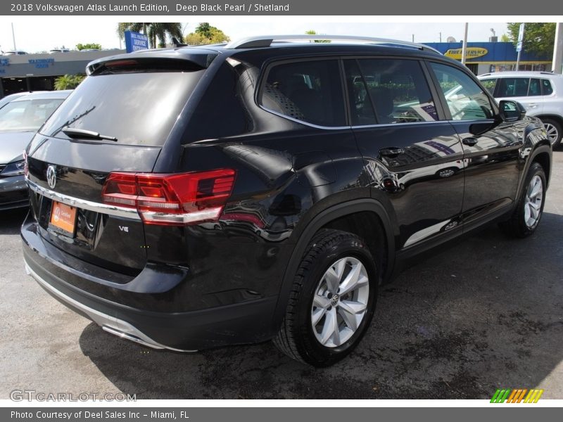 Deep Black Pearl / Shetland 2018 Volkswagen Atlas Launch Edition