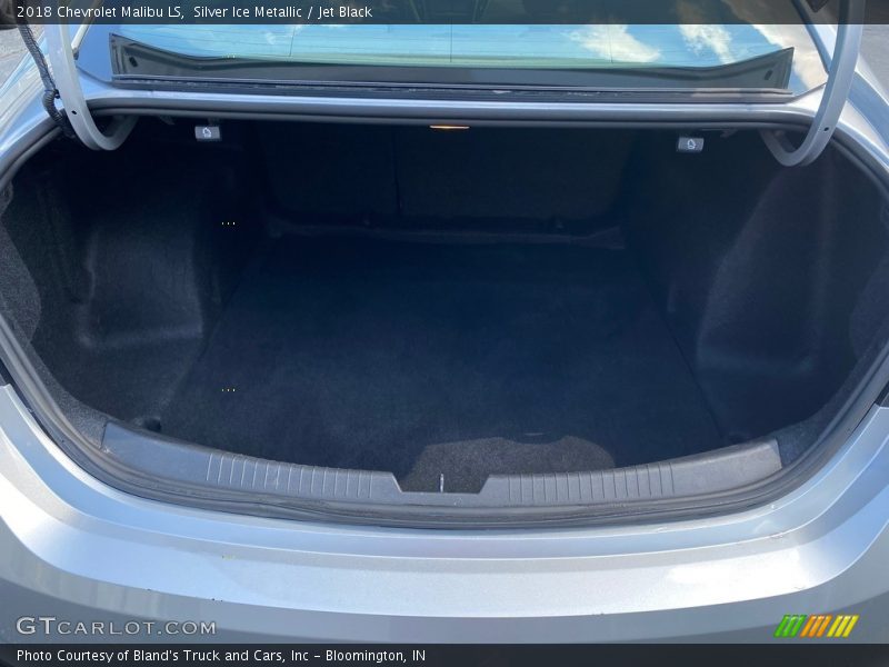Silver Ice Metallic / Jet Black 2018 Chevrolet Malibu LS