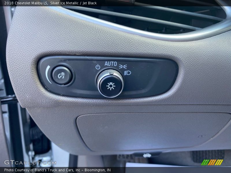 Silver Ice Metallic / Jet Black 2018 Chevrolet Malibu LS
