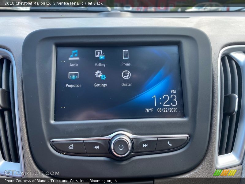 Silver Ice Metallic / Jet Black 2018 Chevrolet Malibu LS
