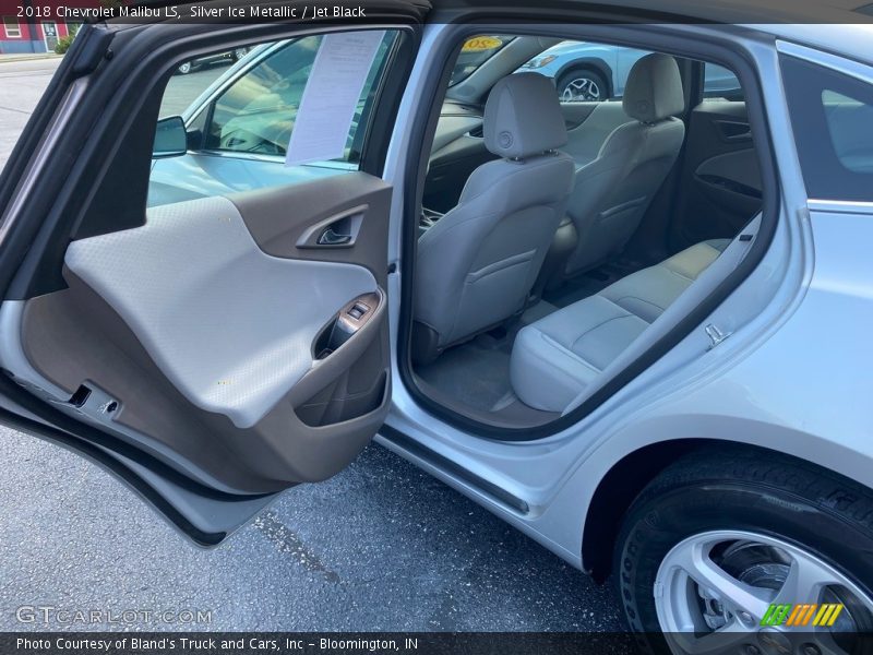 Silver Ice Metallic / Jet Black 2018 Chevrolet Malibu LS