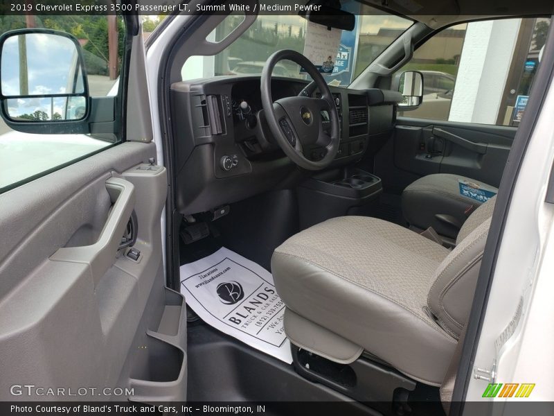 Summit White / Medium Pewter 2019 Chevrolet Express 3500 Passenger LT